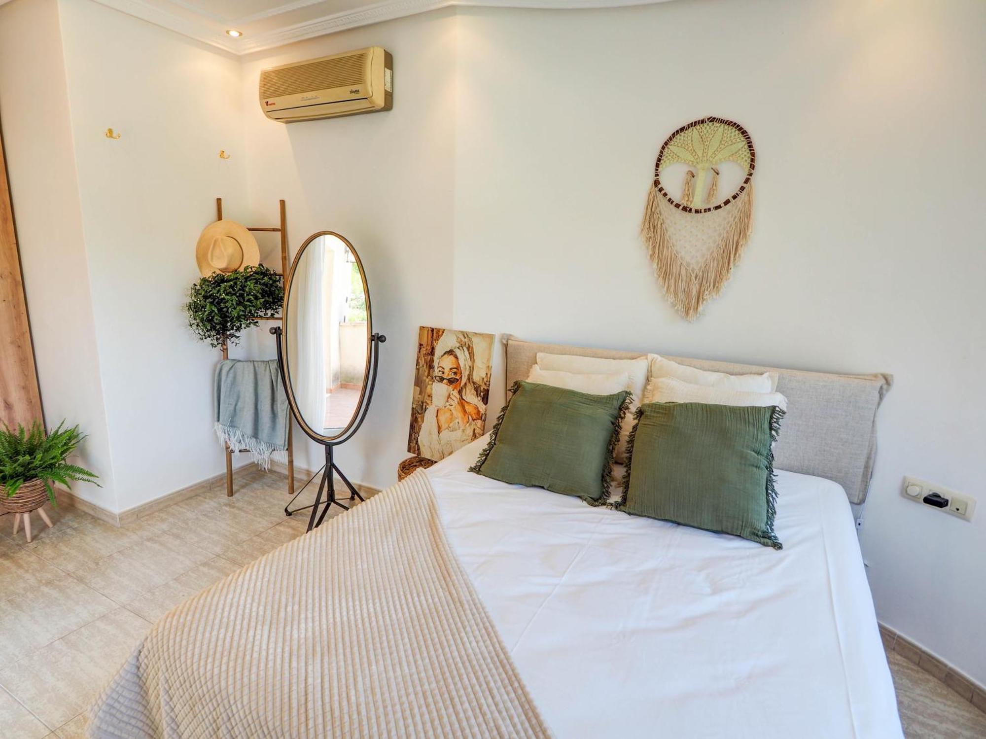 Claudia By Hello Homes