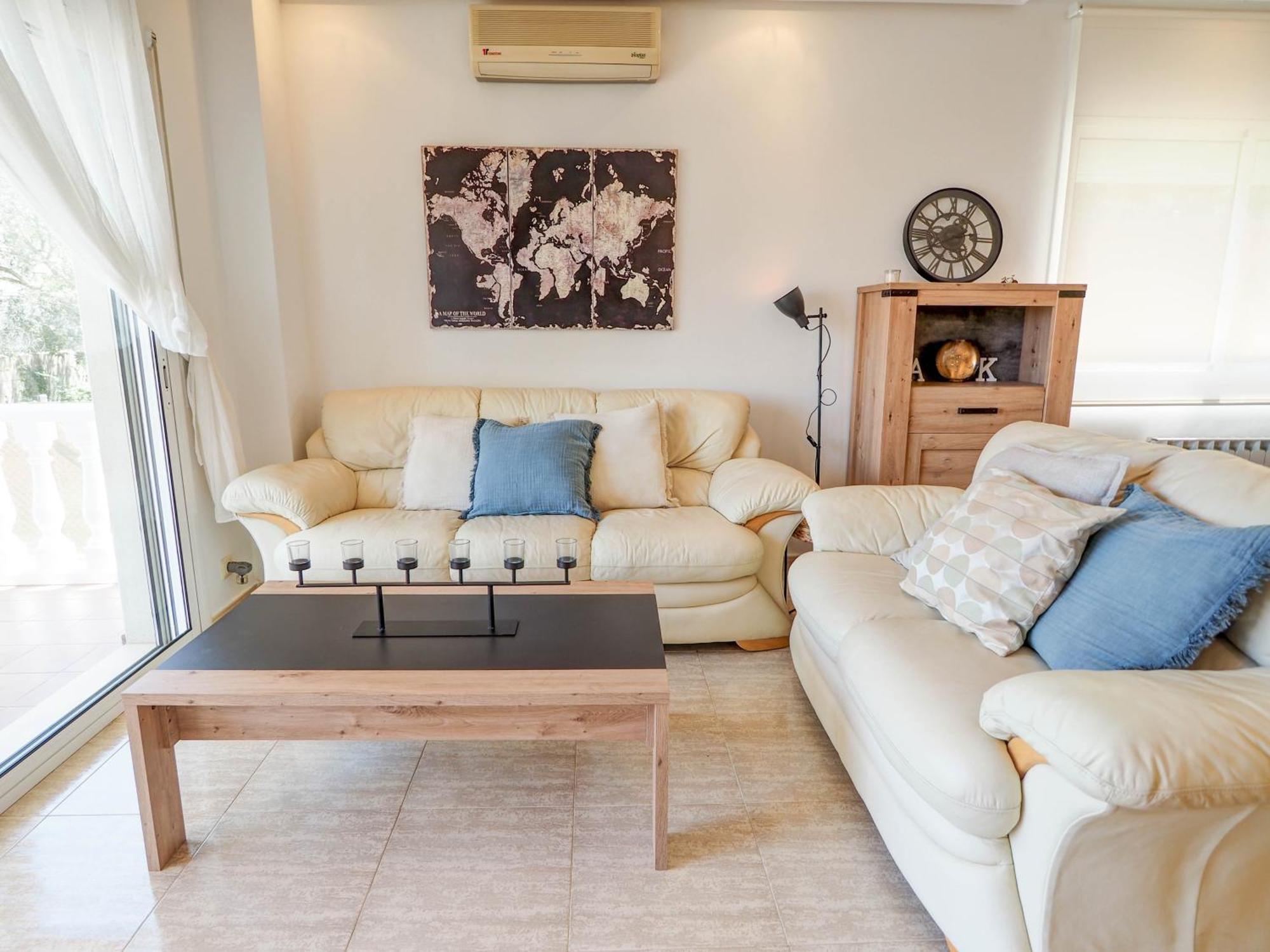Claudia By Hello Homes